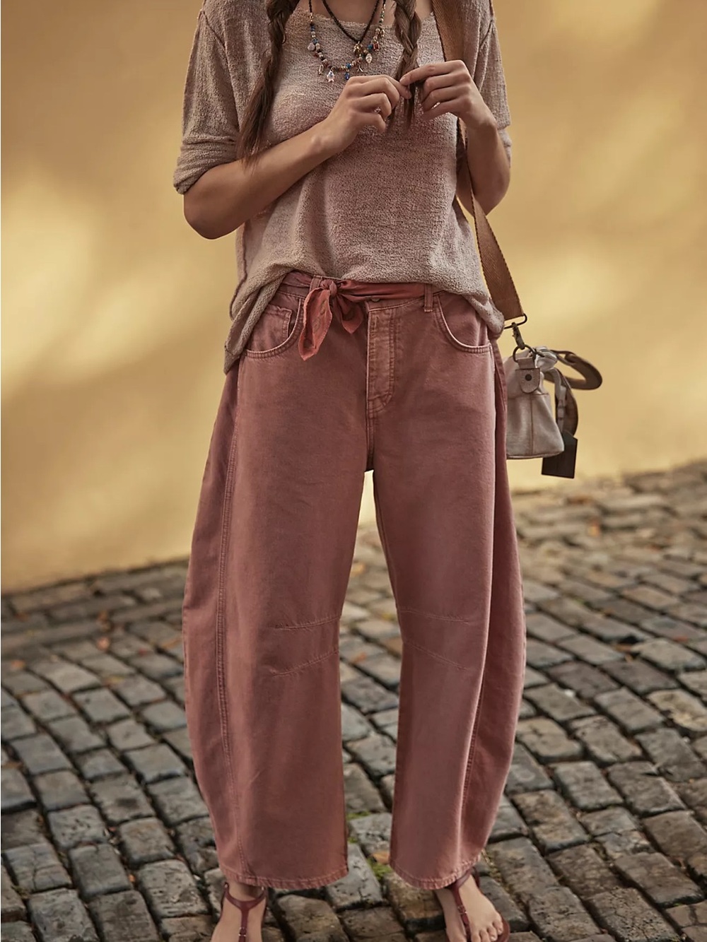 NWT FREE PEOPLE Mid-Rise Barrel Jeans!